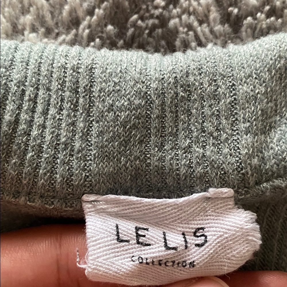 4/$30 Le Lis Green Ribbed Crop Top - Picture 2 of 2